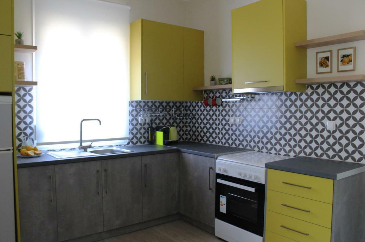 Orange Garden Villa Aigio Exterior photo