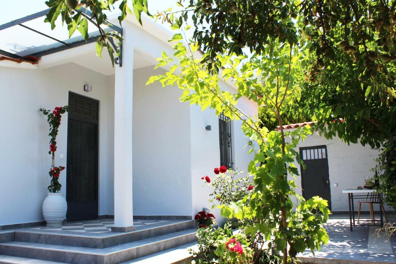 Orange Garden Villa Aigio Exterior photo